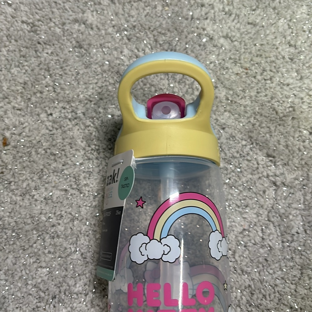Hello Kitty, leak proof, sip cup!  Dishwasher safe! - Picture 4 of 8